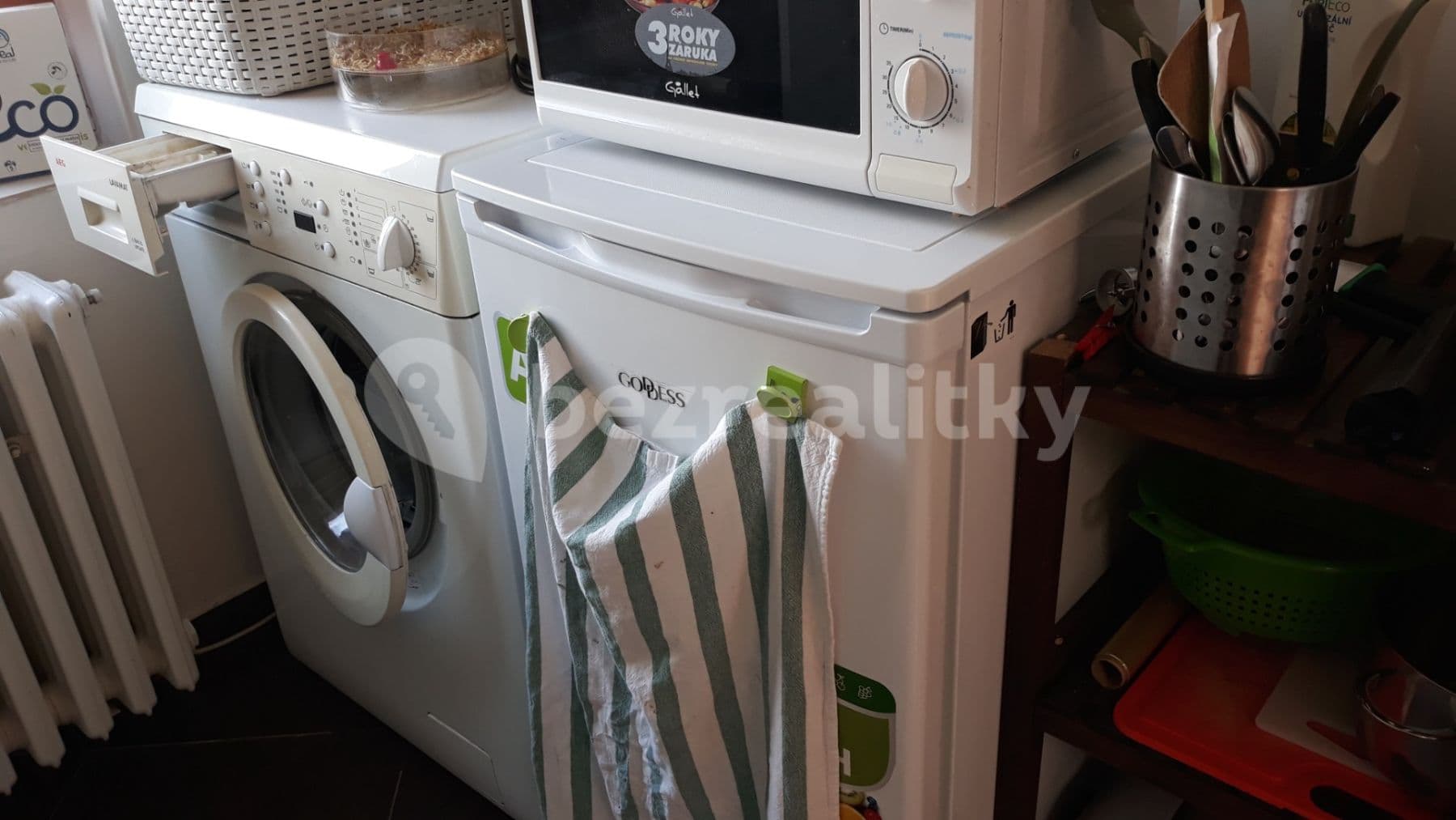 Pronájem bytu 1+kk 50 m², Kralupská, Praha, Praha Pronájem bytu 1+kk 50 m², Kralupská, Praha, Praha