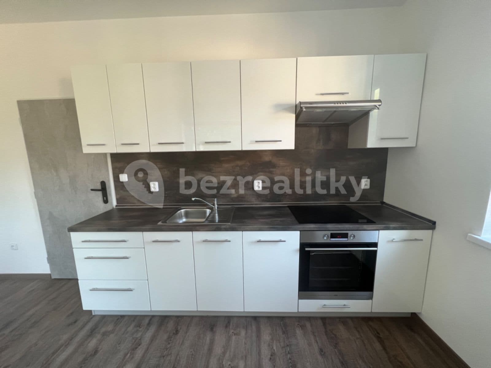 Pronájem bytu 2+kk 43 m², Vrkoslavická, Jablonec nad Nisou, Liberecký kraj Pronájem bytu 2+kk 43 m², Vrkoslavická, Jablonec nad Nisou, Liberecký kraj