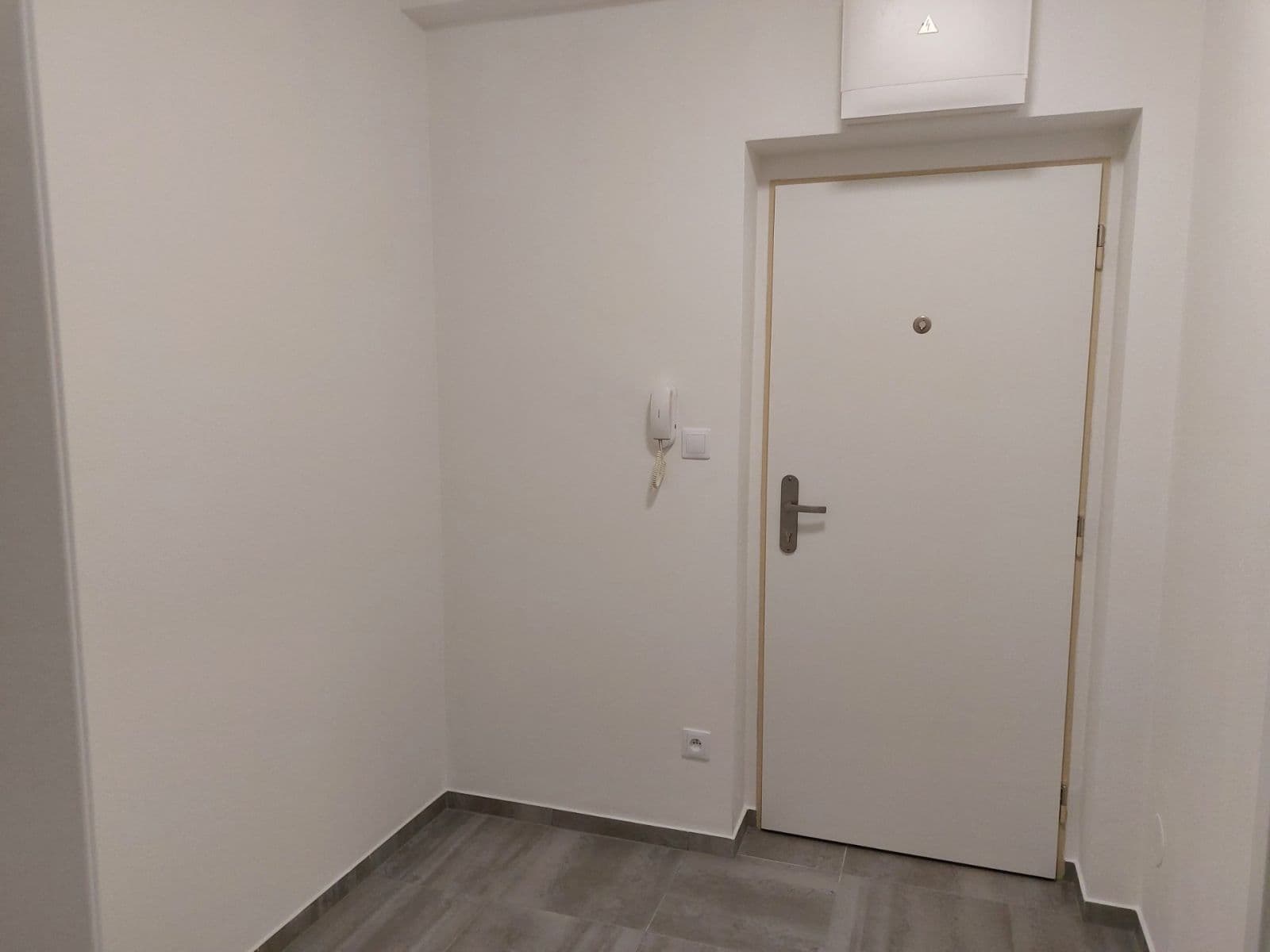 Pronájem bytu 1+kk 32 m², Hlinecká, Brno, Jihomoravský kraj Pronájem bytu 1+kk 32 m², Hlinecká, Brno, Jihomoravský kraj