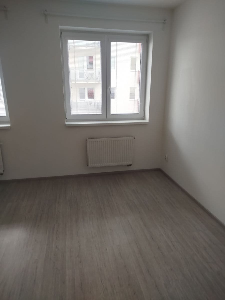 Pronájem bytu 1+kk 32 m², Hlinecká, Brno, Jihomoravský kraj Pronájem bytu 1+kk 32 m², Hlinecká, Brno, Jihomoravský kraj