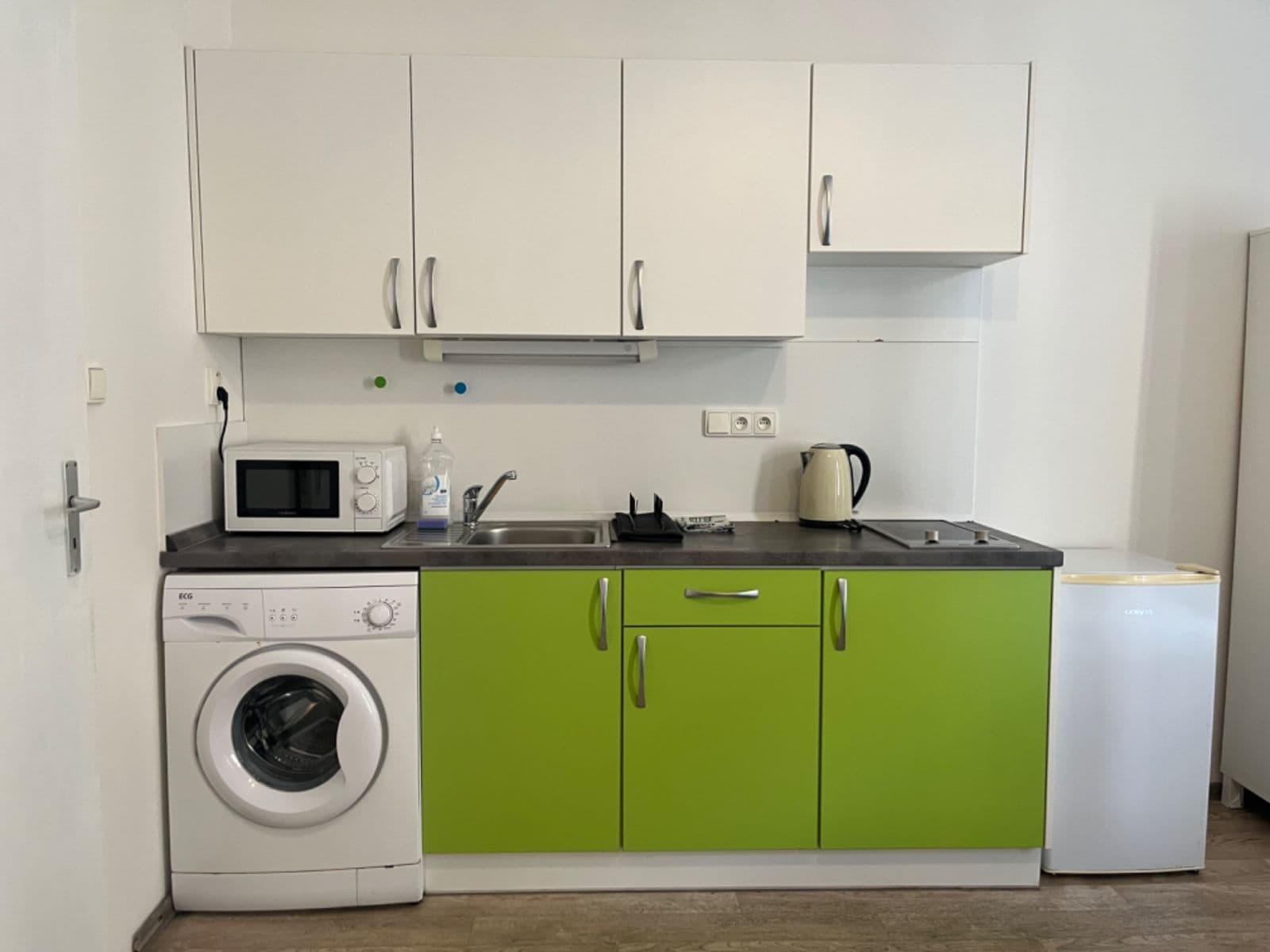 Pronájem bytu 1+kk 30 m², Víta Nejedlého, Praha, Praha Pronájem bytu 1+kk 30 m², Víta Nejedlého, Praha, Praha