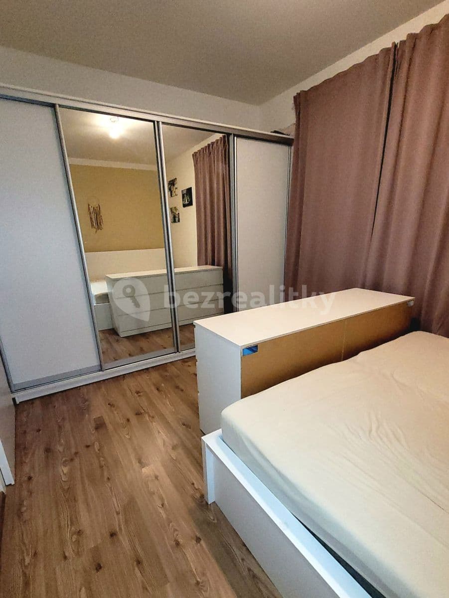 Pronájem bytu 3+kk 81 m², T. G. Masaryka, Horoměřice, Středočeský kraj Pronájem bytu 3+kk 81 m², T. G. Masaryka, Horoměřice, Středočeský kraj