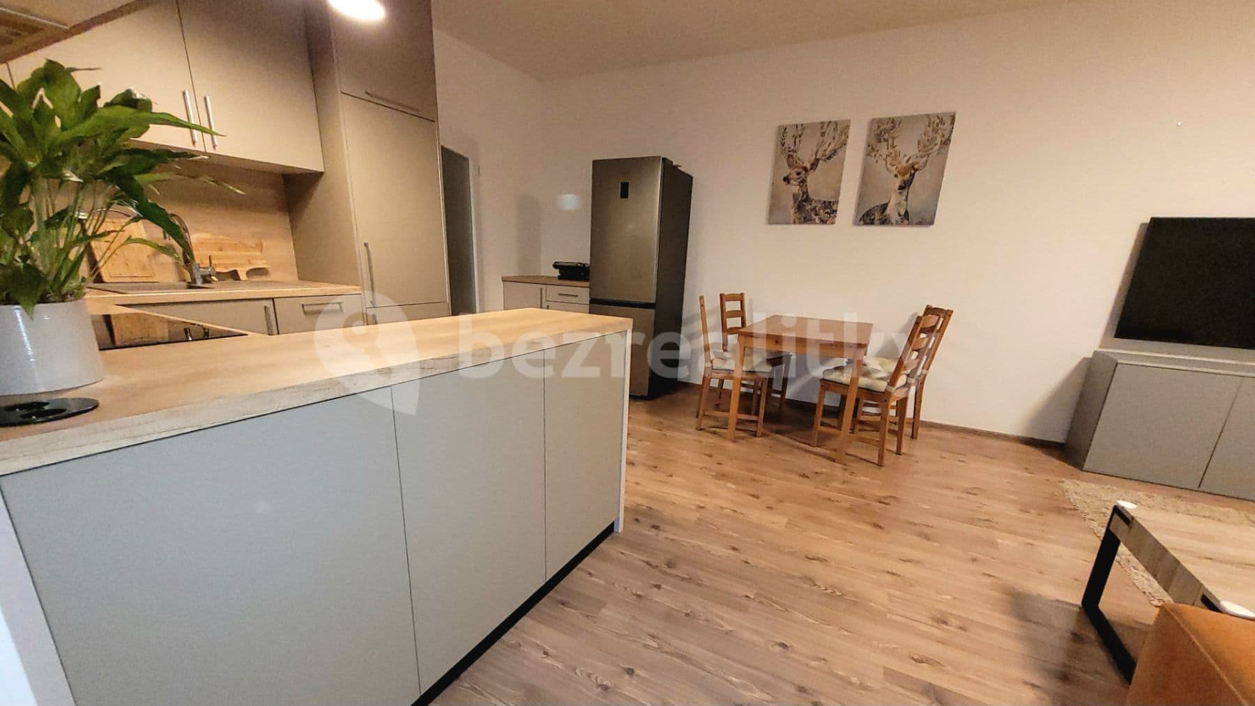 Pronájem bytu 3+kk 81 m², T. G. Masaryka, Horoměřice, Středočeský kraj Pronájem bytu 3+kk 81 m², T. G. Masaryka, Horoměřice, Středočeský kraj