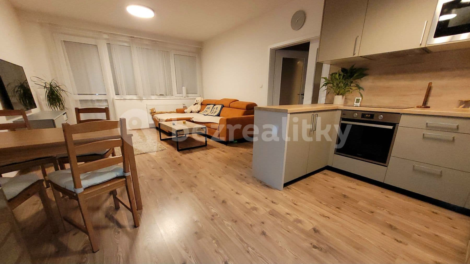 Pronájem bytu 3+kk 81 m², T. G. Masaryka, Horoměřice, Středočeský kraj Pronájem bytu 3+kk 81 m², T. G. Masaryka, Horoměřice, Středočeský kraj