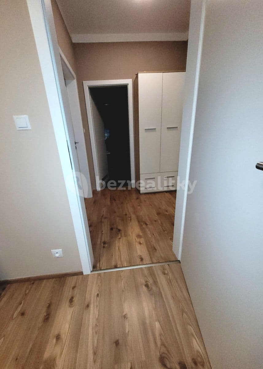 Pronájem bytu 3+kk 81 m², T. G. Masaryka, Horoměřice, Středočeský kraj Pronájem bytu 3+kk 81 m², T. G. Masaryka, Horoměřice, Středočeský kraj