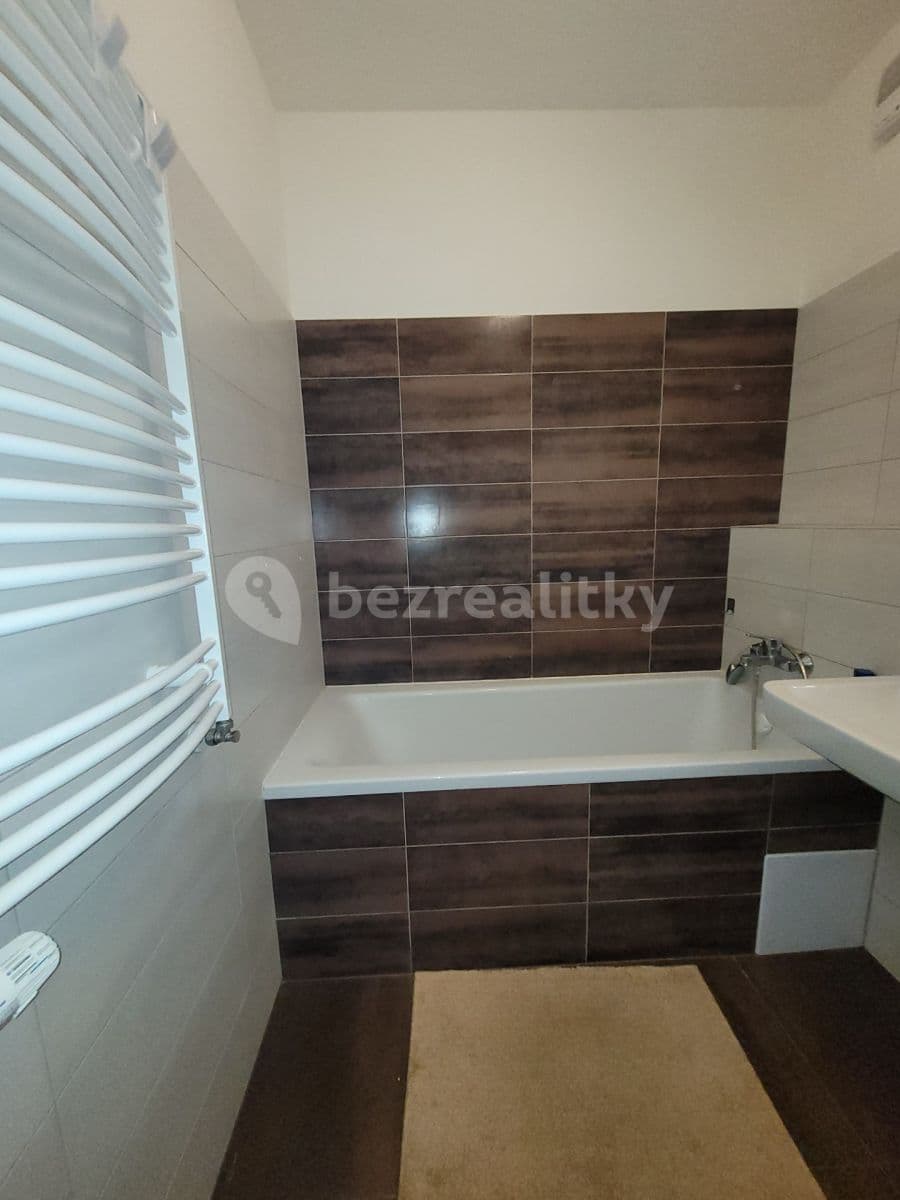 Pronájem bytu 3+kk 81 m², T. G. Masaryka, Horoměřice, Středočeský kraj Pronájem bytu 3+kk 81 m², T. G. Masaryka, Horoměřice, Středočeský kraj