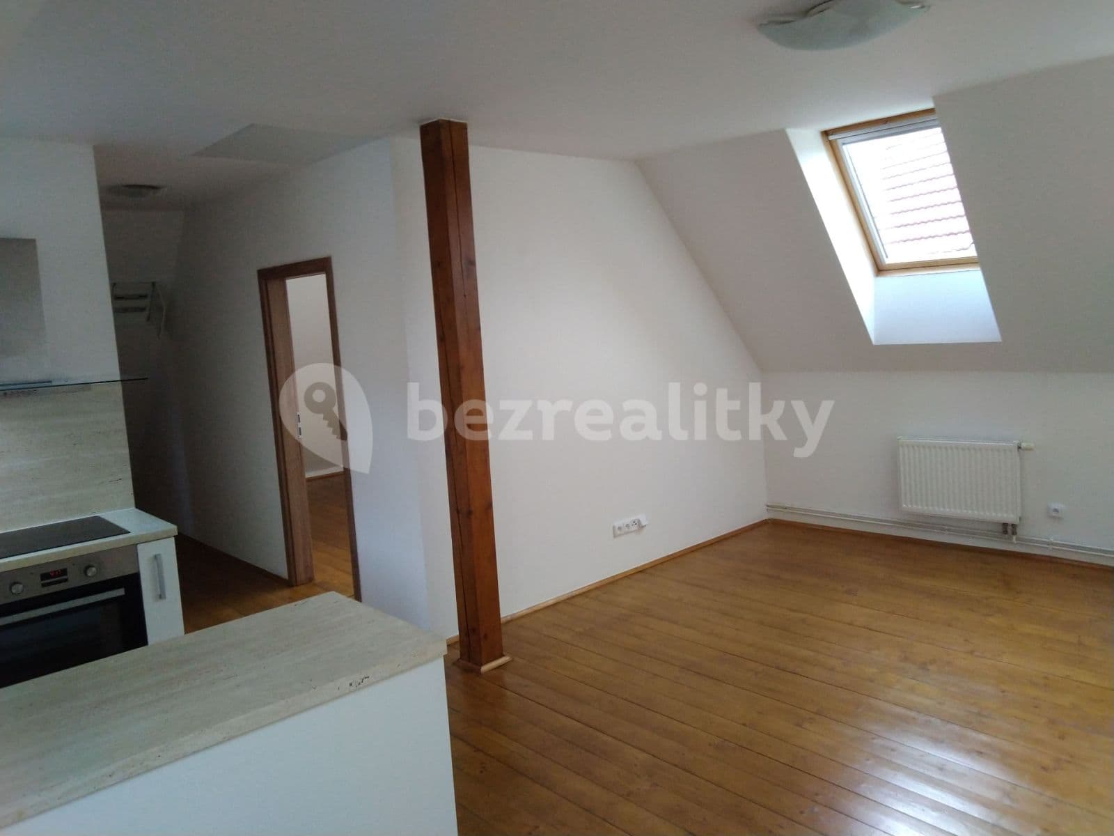 Pronájem bytu 2+kk 46 m², Kynského, Slaný, Středočeský kraj Pronájem bytu 2+kk 46 m², Kynského, Slaný, Středočeský kraj