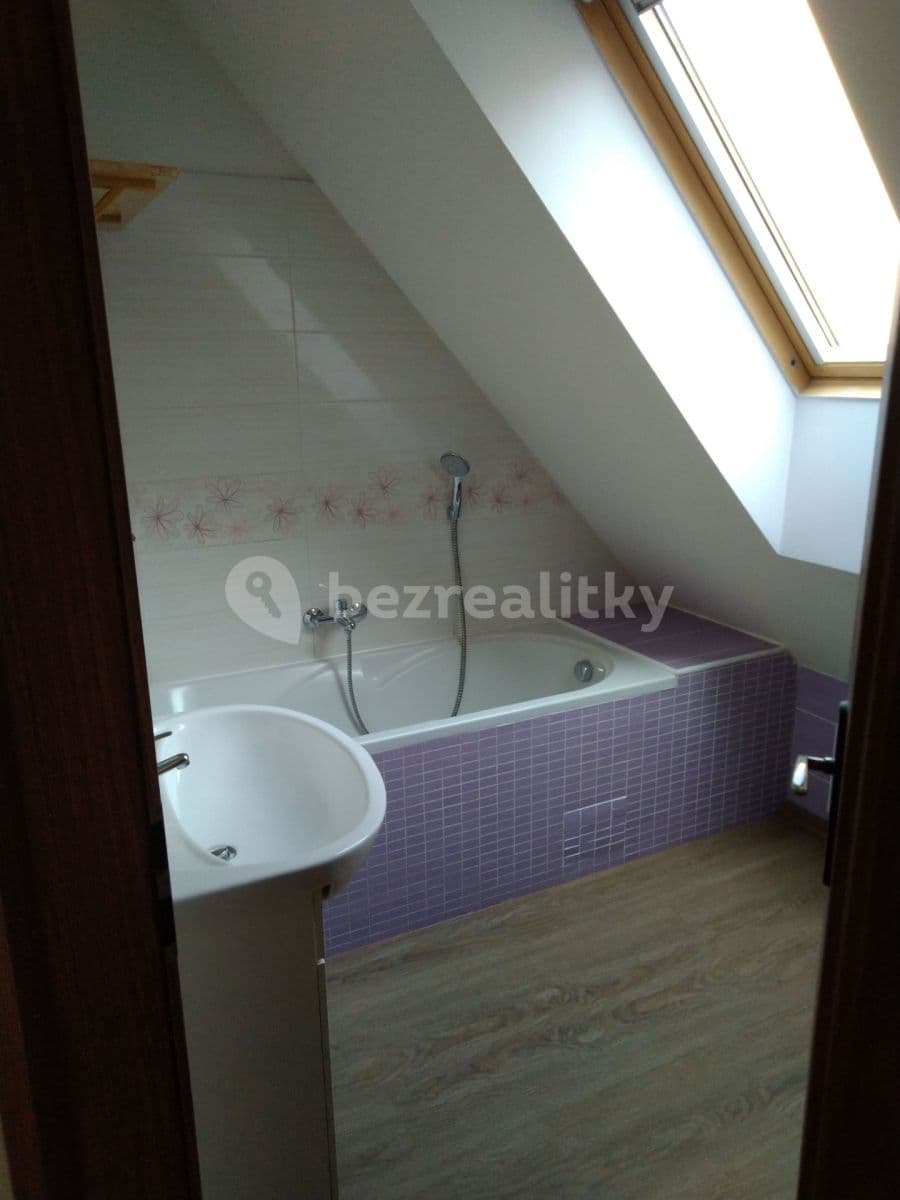 Pronájem bytu 2+kk 46 m², Kynského, Slaný, Středočeský kraj Pronájem bytu 2+kk 46 m², Kynského, Slaný, Středočeský kraj