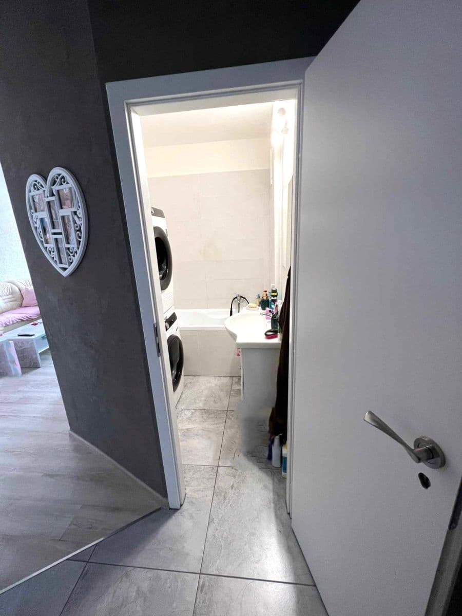 Pronájem bytu 3+kk 68 m², V Bažantnici, Kladno, Středočeský kraj Pronájem bytu 3+kk 68 m², V Bažantnici, Kladno, Středočeský kraj