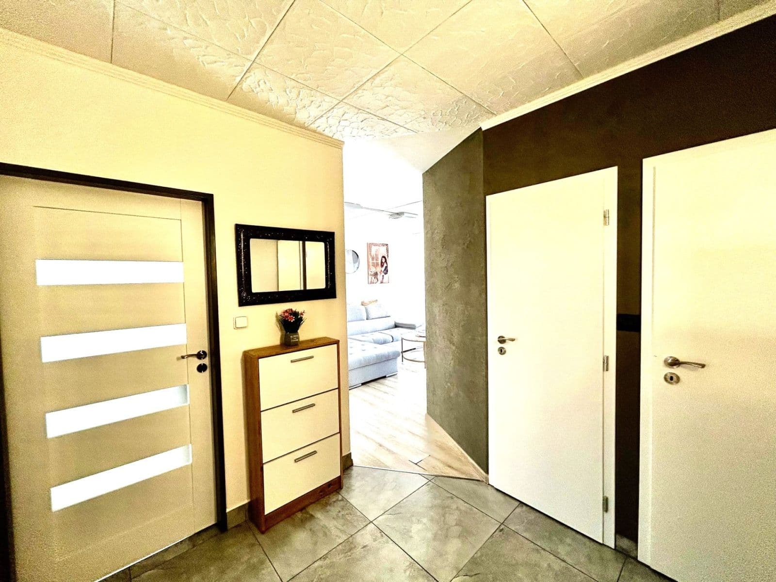 Pronájem bytu 3+kk 68 m², V Bažantnici, Kladno, Středočeský kraj Pronájem bytu 3+kk 68 m², V Bažantnici, Kladno, Středočeský kraj