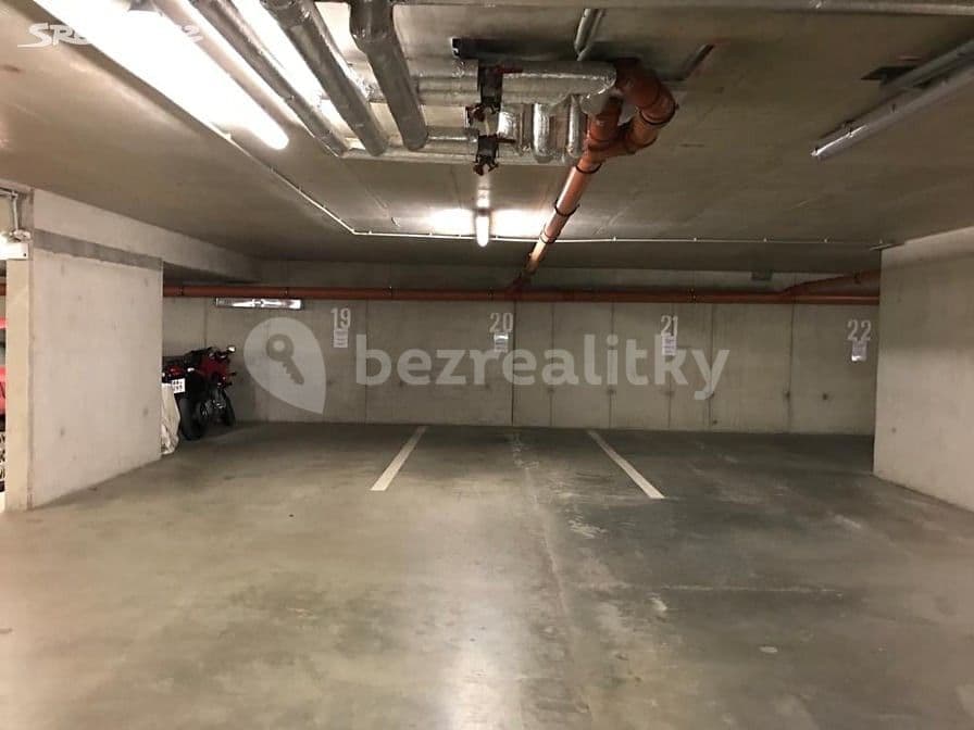 Pronájem garáže 15 m², Mladých Běchovic, Praha, Praha Pronájem garáže 15 m², Mladých Běchovic, Praha, Praha