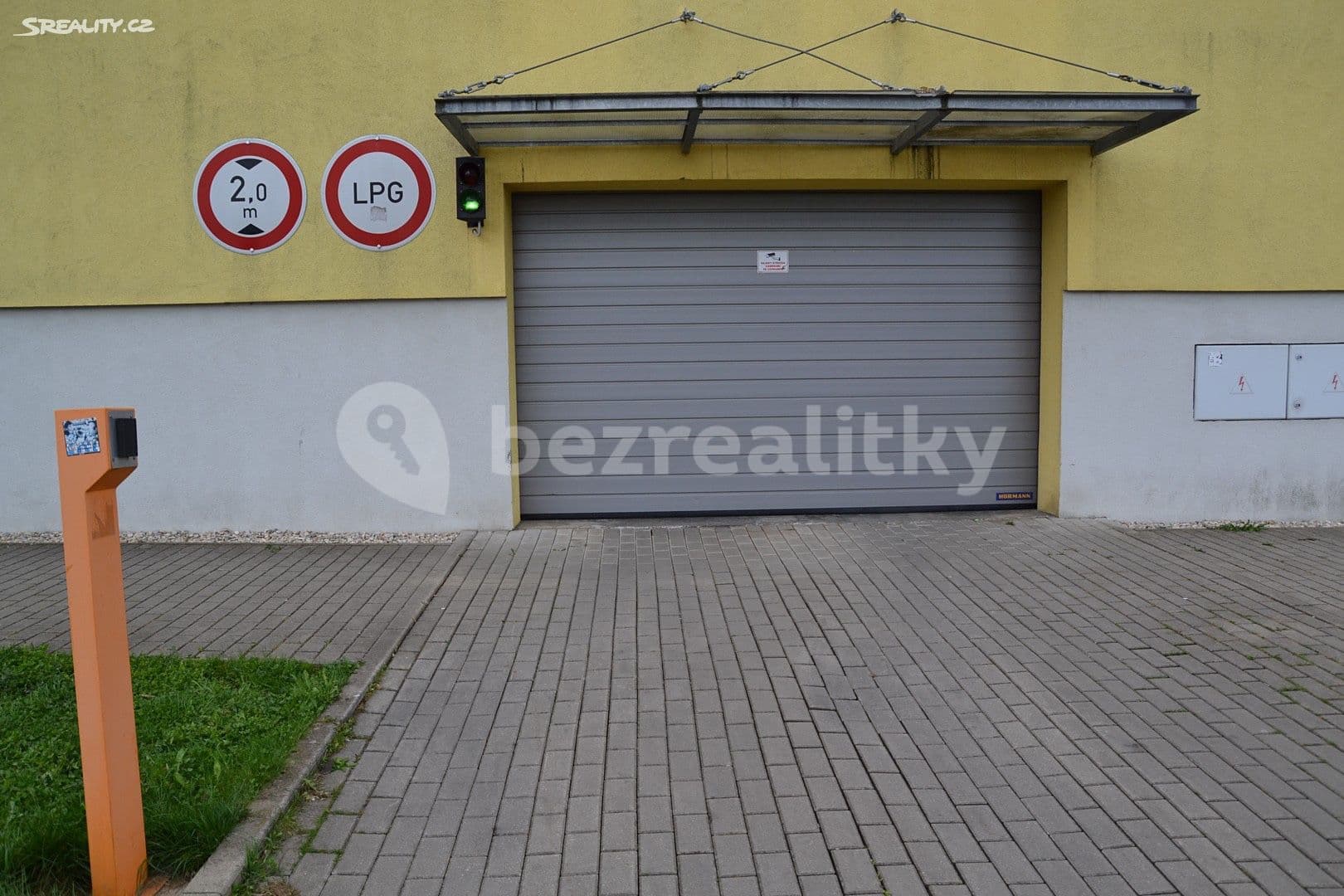 Pronájem garáže 15 m², Mladých Běchovic, Praha, Praha Pronájem garáže 15 m², Mladých Běchovic, Praha, Praha