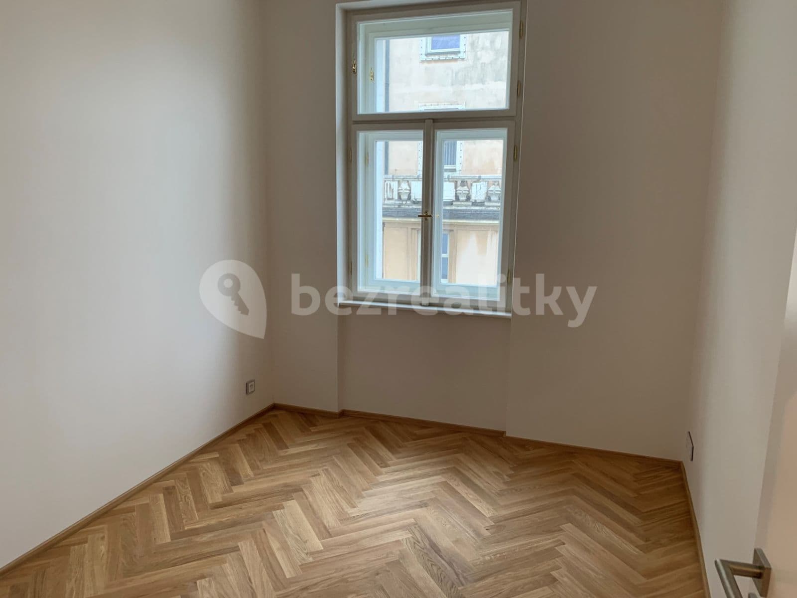 Pronájem bytu 2+kk 48 m², Na Poříčním právu, Praha, Praha Pronájem bytu 2+kk 48 m², Na Poříčním právu, Praha, Praha