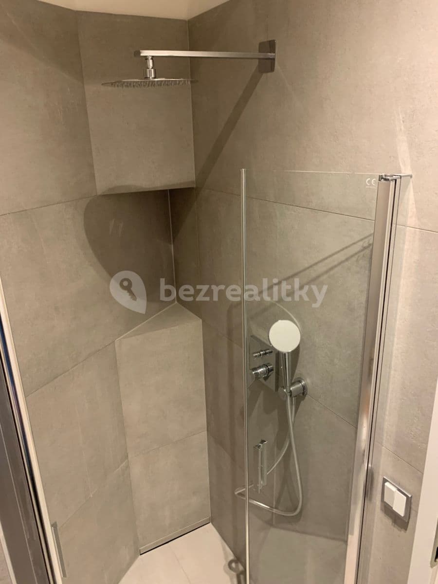 Pronájem bytu 2+kk 48 m², Na Poříčním právu, Praha, Praha Pronájem bytu 2+kk 48 m², Na Poříčním právu, Praha, Praha