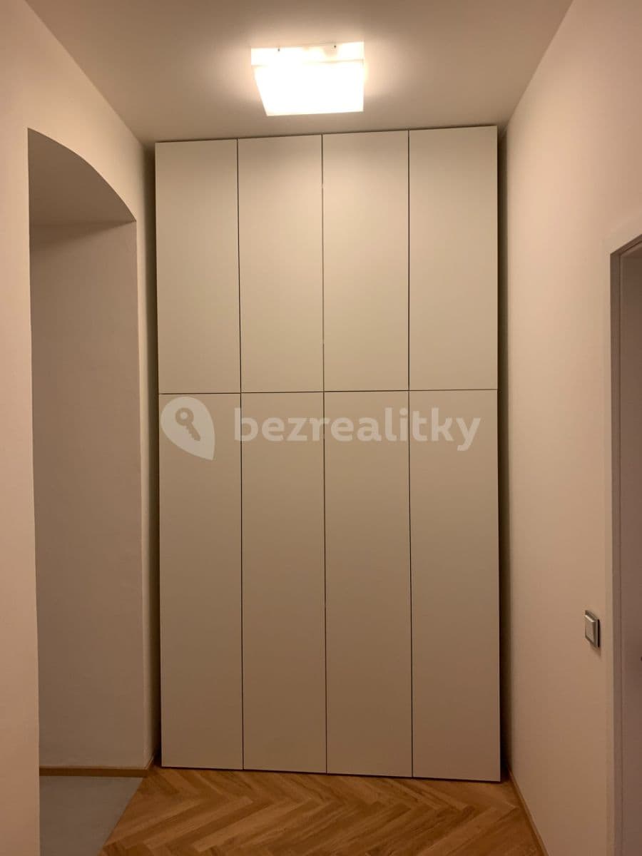 Pronájem bytu 2+kk 48 m², Na Poříčním právu, Praha, Praha Pronájem bytu 2+kk 48 m², Na Poříčním právu, Praha, Praha