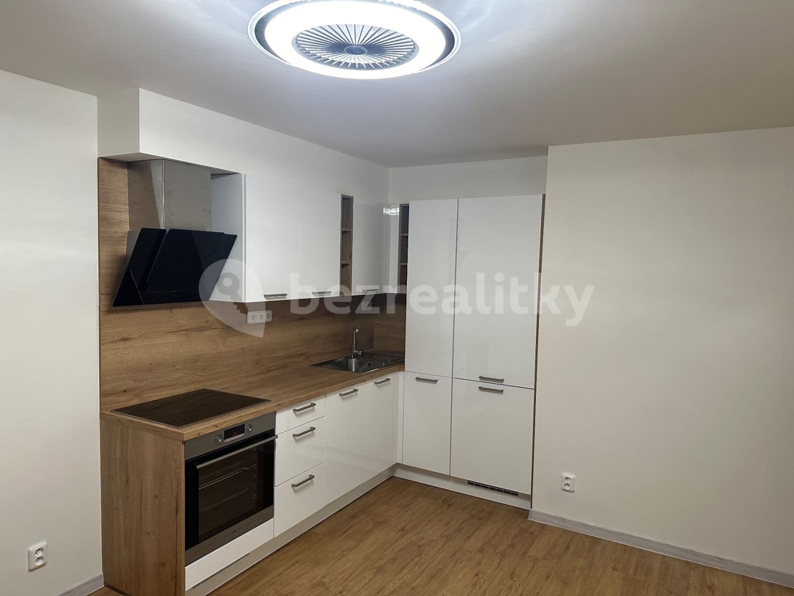 Pronájem bytu 2+kk 39 m², Michelská, Praha, Praha Pronájem bytu 2+kk 39 m², Michelská, Praha, Praha