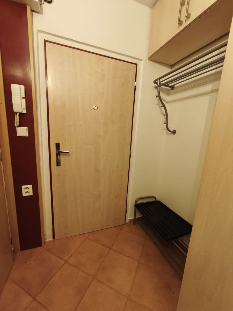 Pronájem bytu 2+kk 46 m², Kmochova, Hostivice, Středočeský kraj Pronájem bytu 2+kk 46 m², Kmochova, Hostivice, Středočeský kraj