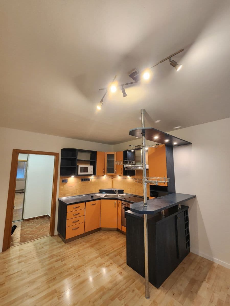 Pronájem bytu 1+kk 32 m², Neapolská, Praha, Praha Pronájem bytu 1+kk 32 m², Neapolská, Praha, Praha