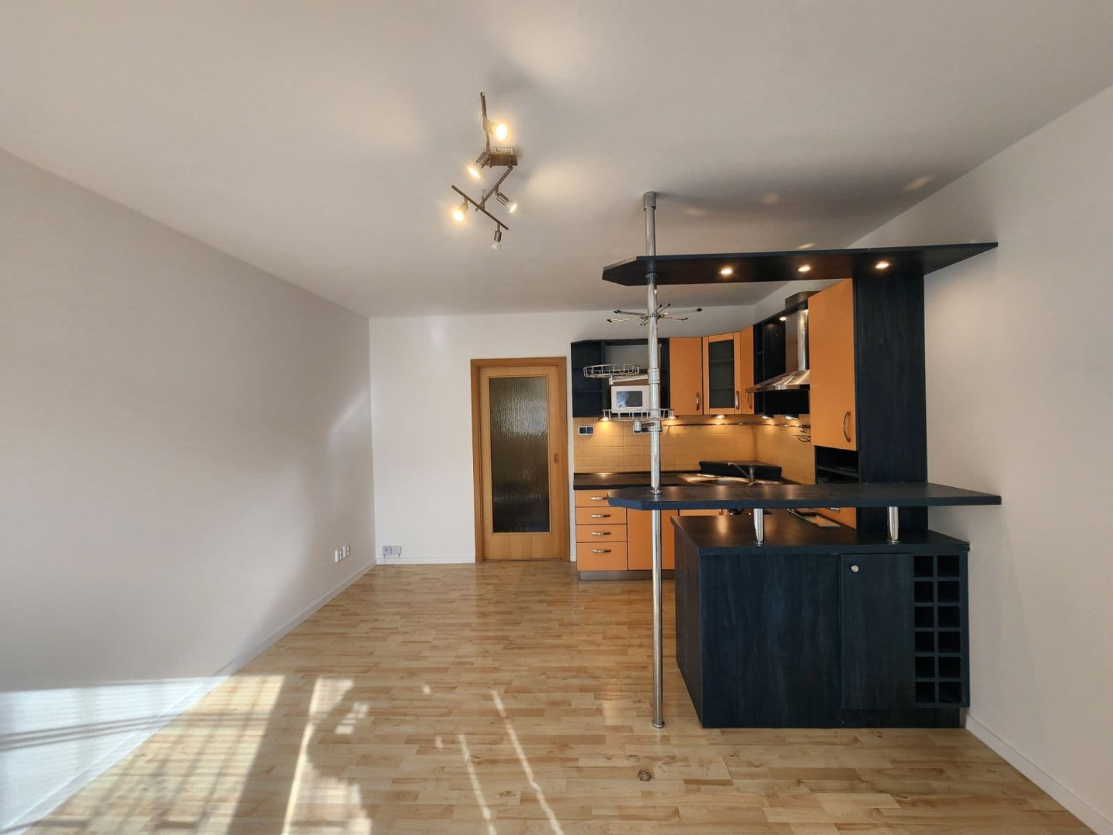 Pronájem bytu 1+kk 32 m², Neapolská, Praha, Praha Pronájem bytu 1+kk 32 m², Neapolská, Praha, Praha