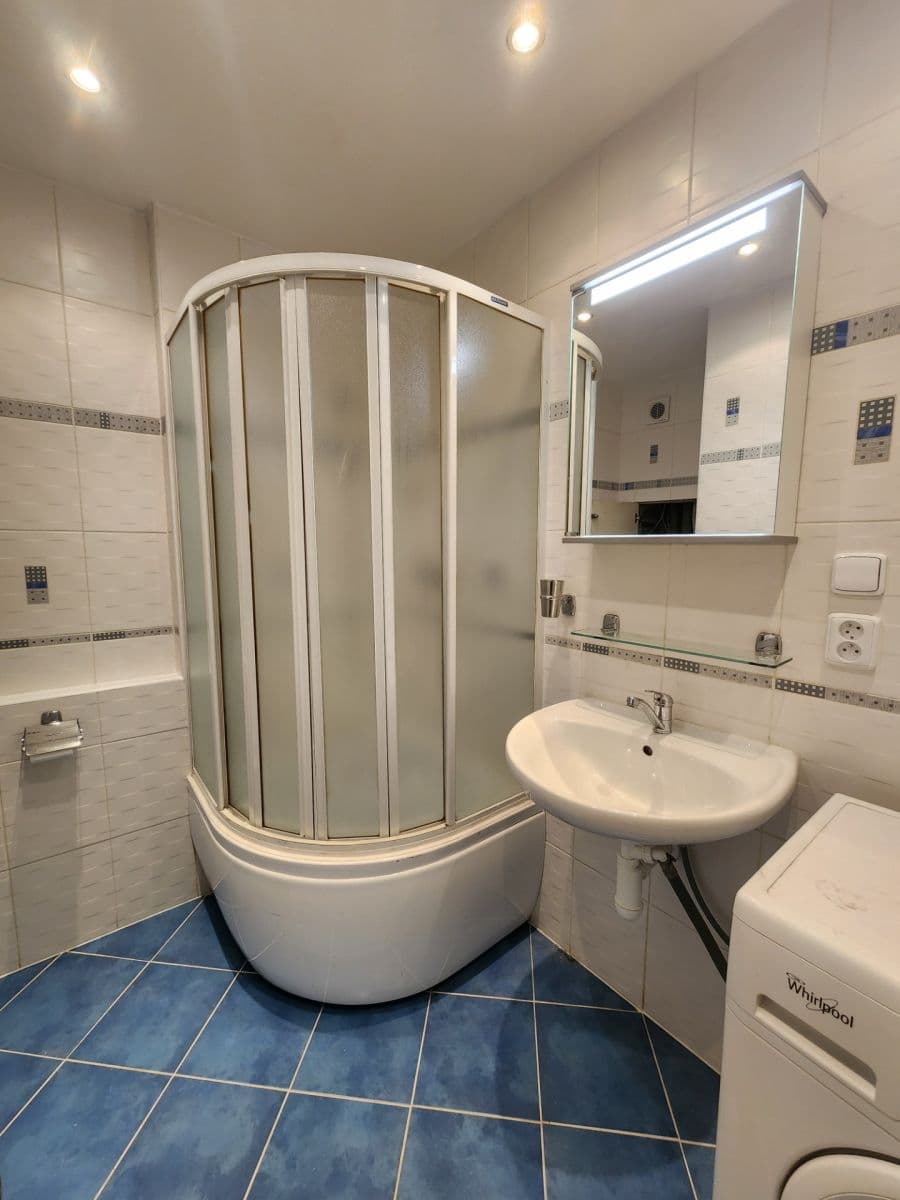 Pronájem bytu 1+kk 32 m², Neapolská, Praha, Praha Pronájem bytu 1+kk 32 m², Neapolská, Praha, Praha