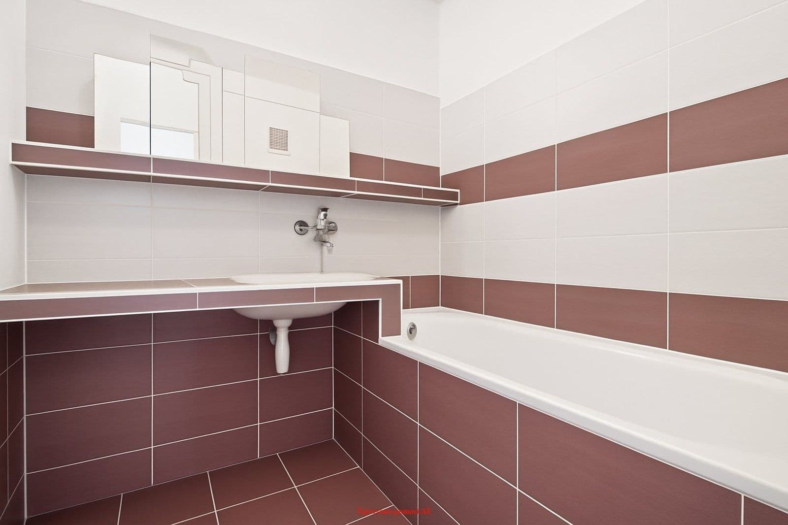 Pronájem bytu 1+1 39 m², Slovenská, Karviná, Moravskoslezský kraj Pronájem bytu 1+1 39 m², Slovenská, Karviná, Moravskoslezský kraj