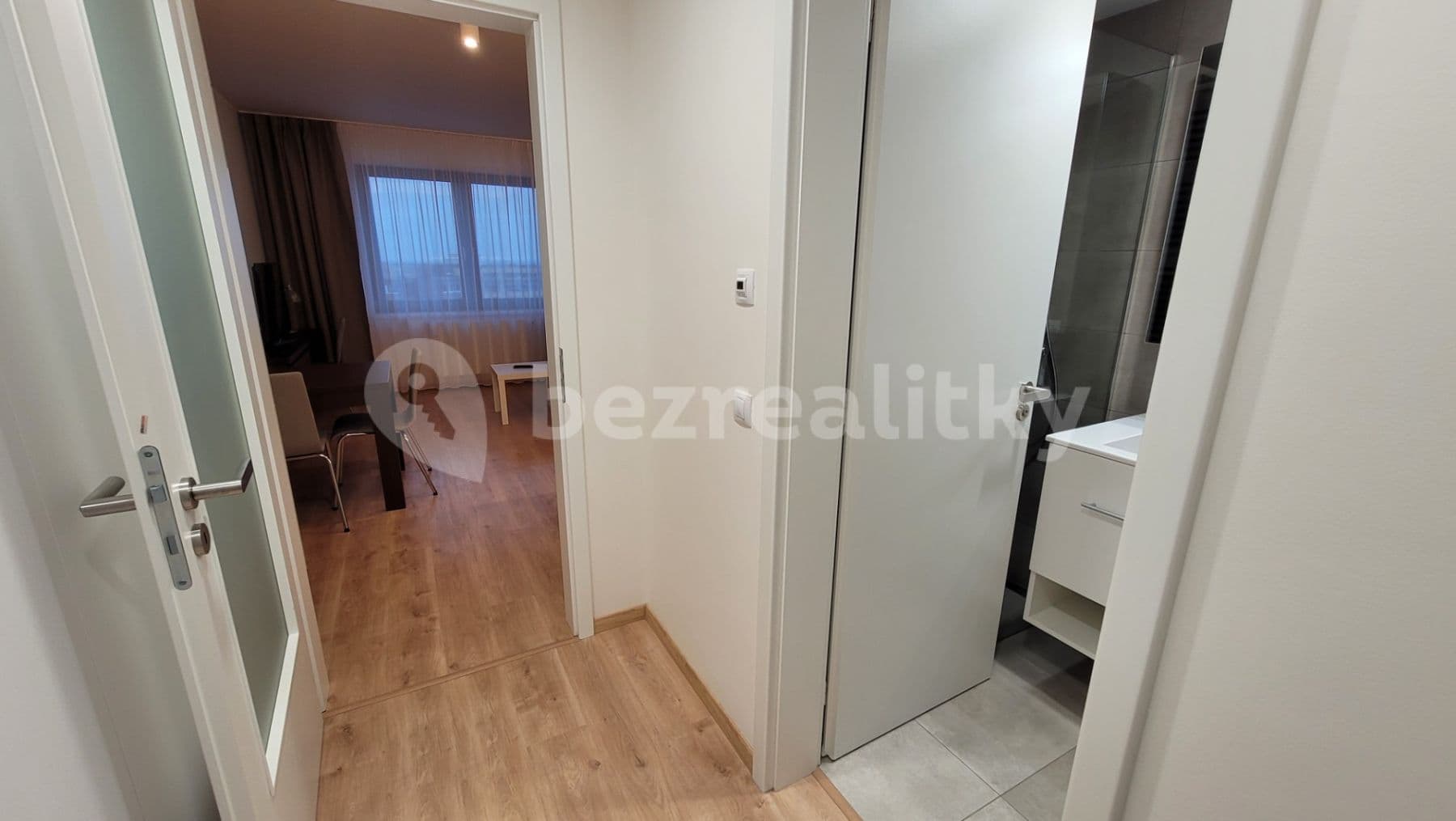 Pronájem bytu 1+kk 27 m², Mukařovského, Praha, Praha Pronájem bytu 1+kk 27 m², Mukařovského, Praha, Praha