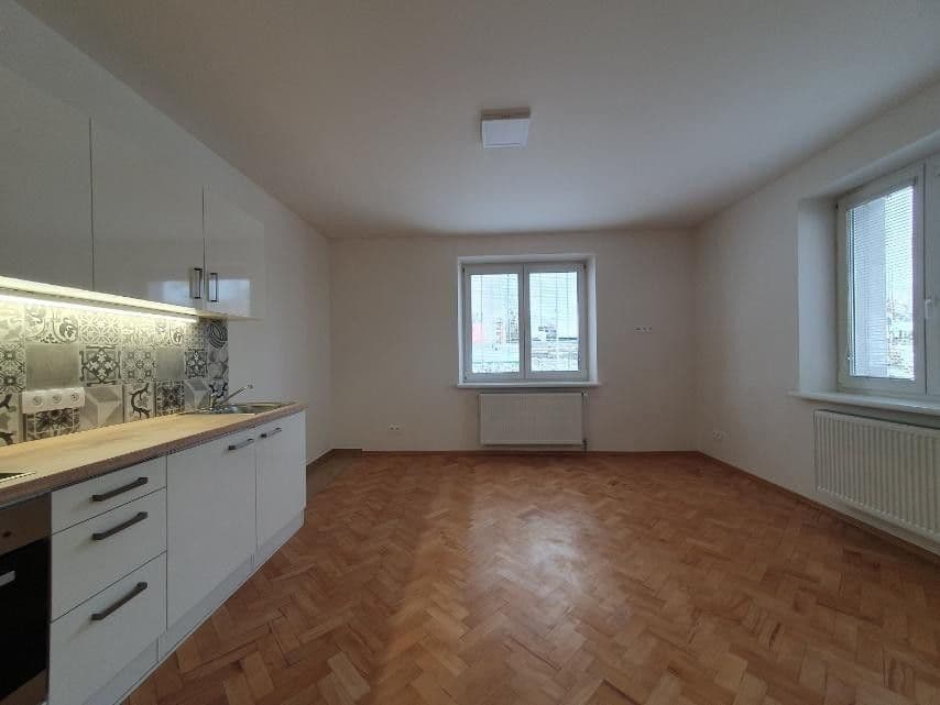 Pronájem bytu 1+kk 35 m², U Stojanu, Praha, Praha Pronájem bytu 1+kk 35 m², U Stojanu, Praha, Praha