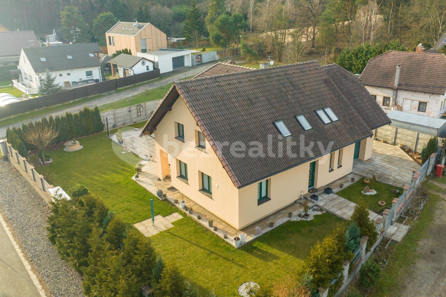 Prodej domu 201 m², pozemek 894 m², Písty, Středočeský kraj
