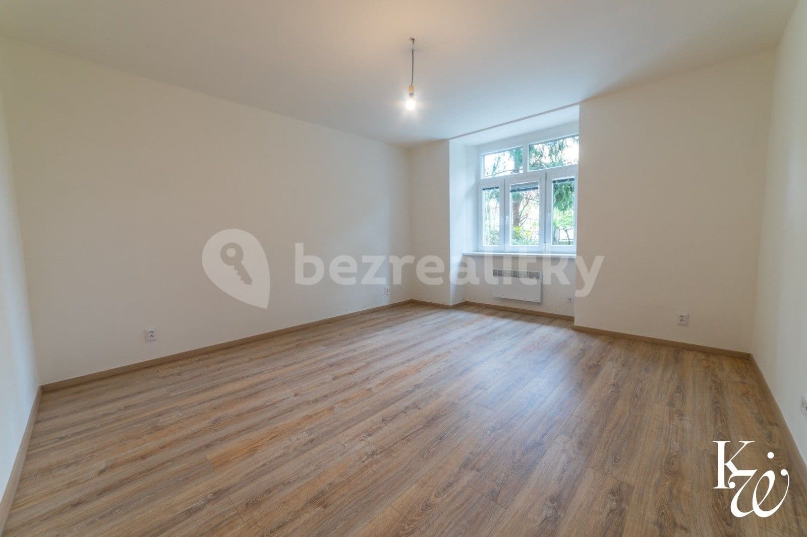Pronájem bytu 2+1 44 m², U Družstev, Praha, Praha Pronájem bytu 2+1 44 m², U Družstev, Praha, Praha