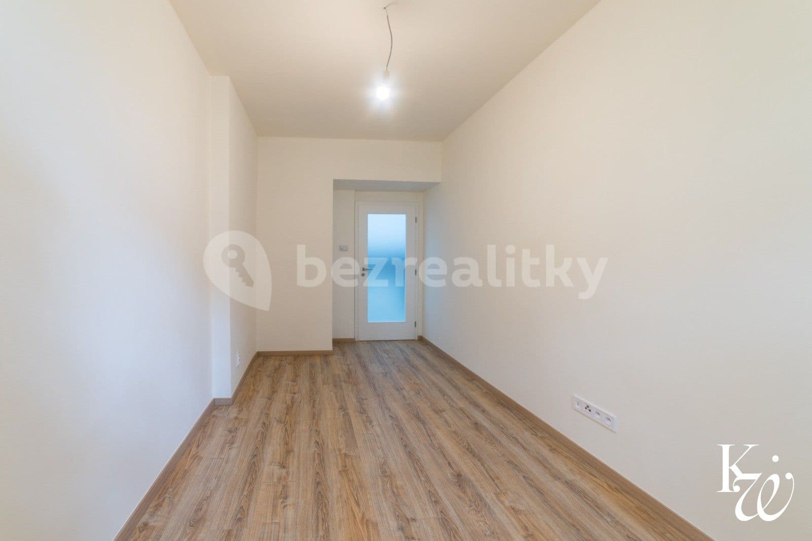 Pronájem bytu 2+1 44 m², U Družstev, Praha, Praha Pronájem bytu 2+1 44 m², U Družstev, Praha, Praha