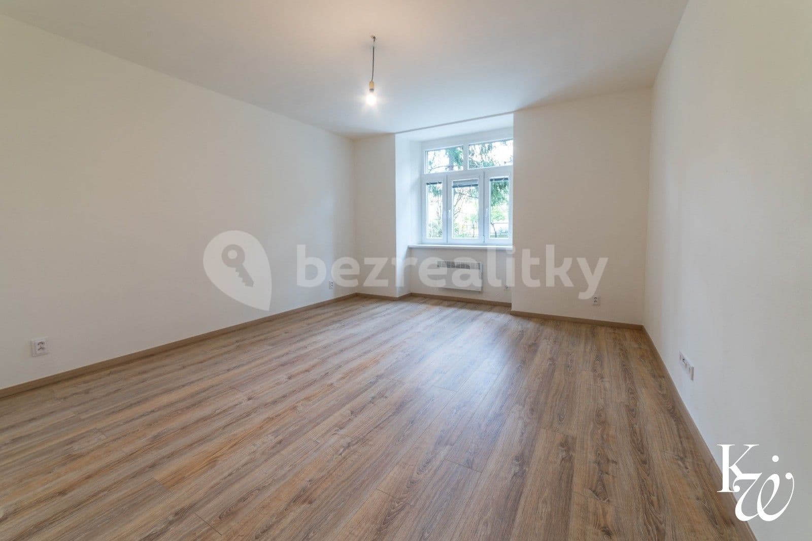 Pronájem bytu 2+1 44 m², U Družstev, Praha, Praha Pronájem bytu 2+1 44 m², U Družstev, Praha, Praha