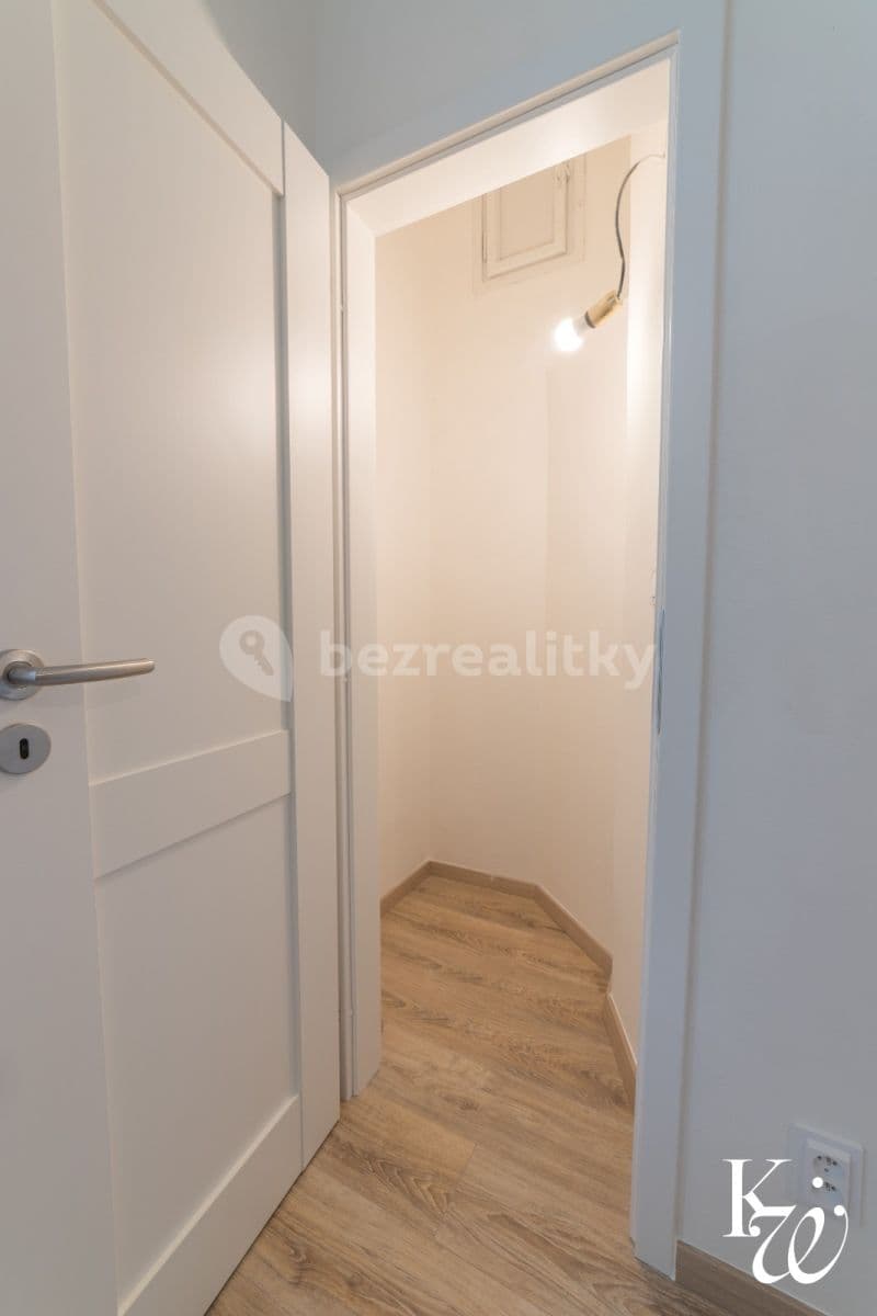 Pronájem bytu 2+1 44 m², U Družstev, Praha, Praha Pronájem bytu 2+1 44 m², U Družstev, Praha, Praha