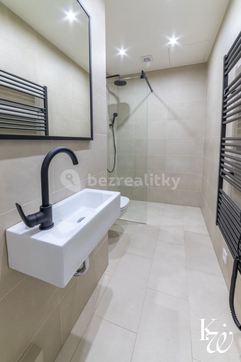 Pronájem bytu 2+1 44 m², U Družstev, Praha, Praha Pronájem bytu 2+1 44 m², U Družstev, Praha, Praha