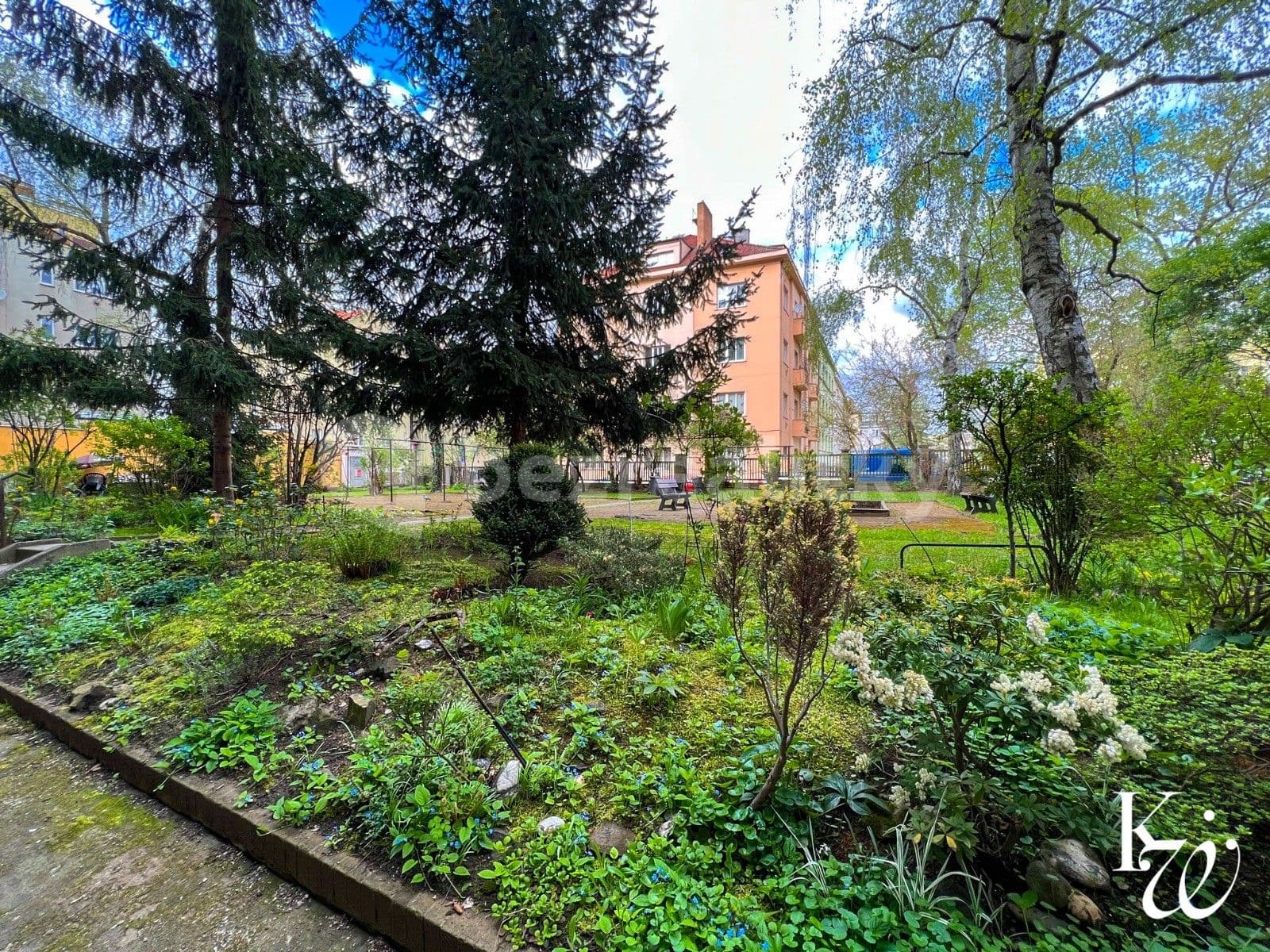 Pronájem bytu 2+1 44 m², U Družstev, Praha, Praha Pronájem bytu 2+1 44 m², U Družstev, Praha, Praha