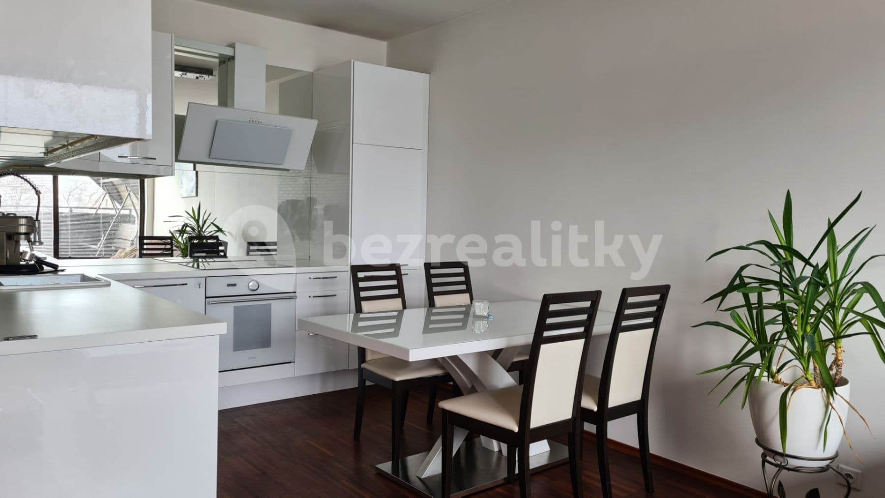Pronájem bytu 2+kk 50 m², Jeremiášova, Praha, Praha Pronájem bytu 2+kk 50 m², Jeremiášova, Praha, Praha