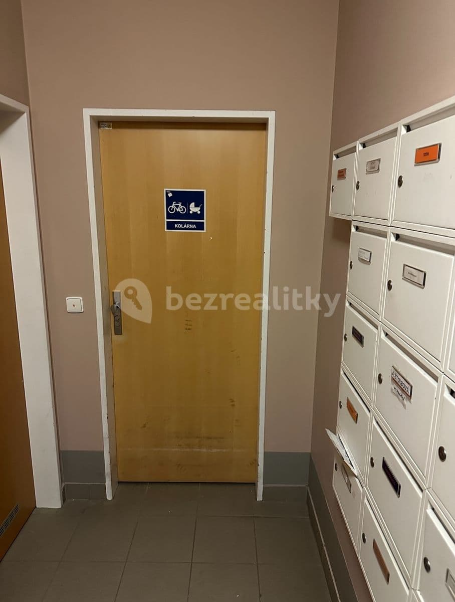Pronájem bytu 2+kk 50 m², B. Němcové, Hostivice, Středočeský kraj Pronájem bytu 2+kk 50 m², B. Němcové, Hostivice, Středočeský kraj