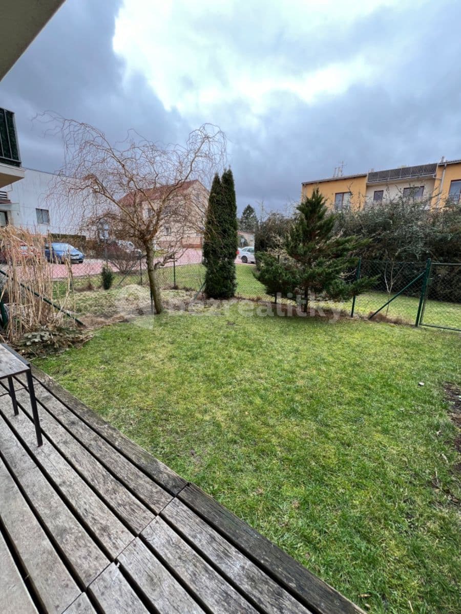 Pronájem bytu 2+kk 50 m², B. Němcové, Hostivice, Středočeský kraj Pronájem bytu 2+kk 50 m², B. Němcové, Hostivice, Středočeský kraj