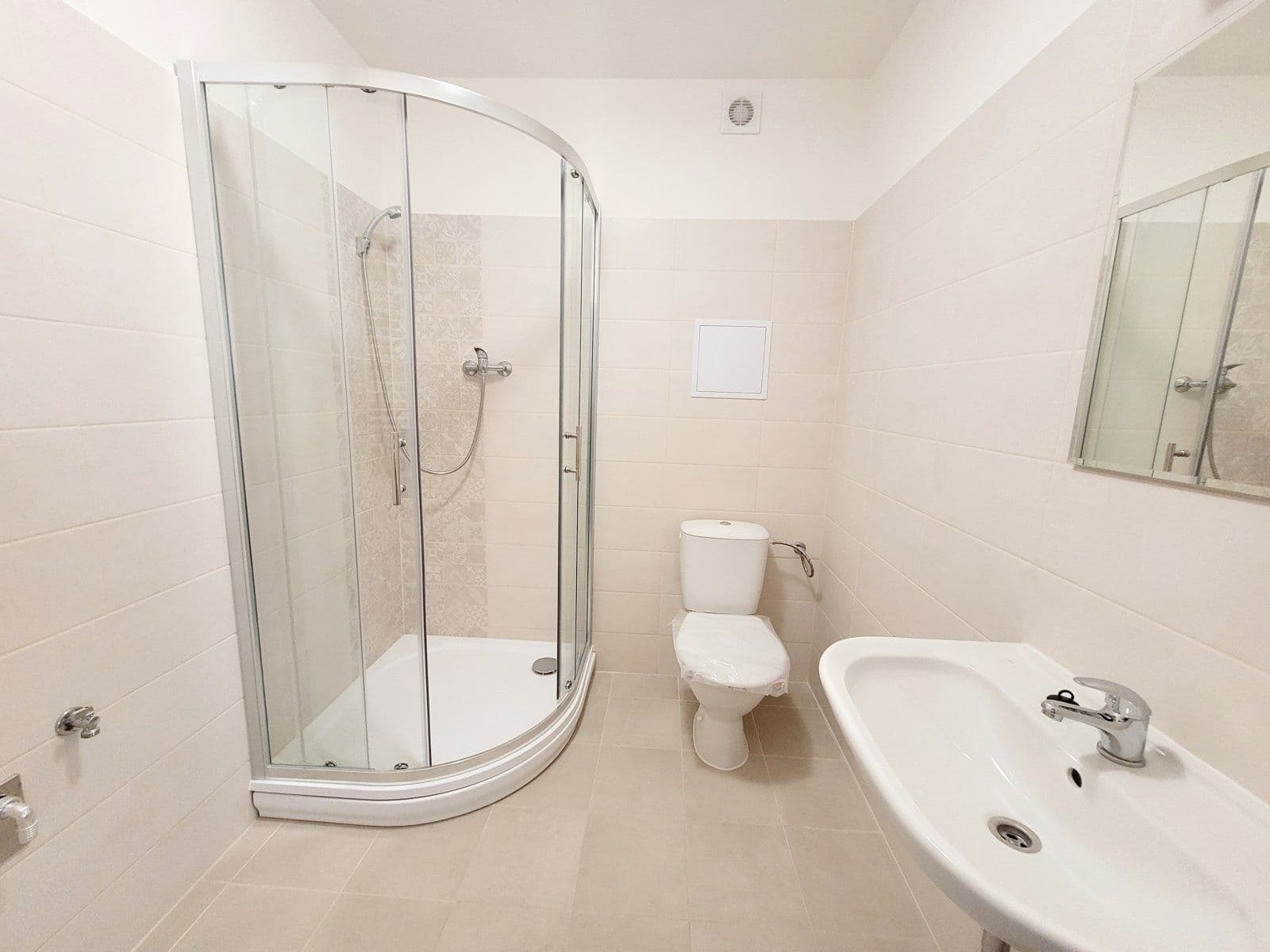 Pronájem bytu 2+kk 38 m², Klimšova, Havířov, Moravskoslezský kraj Pronájem bytu 2+kk 38 m², Klimšova, Havířov, Moravskoslezský kraj