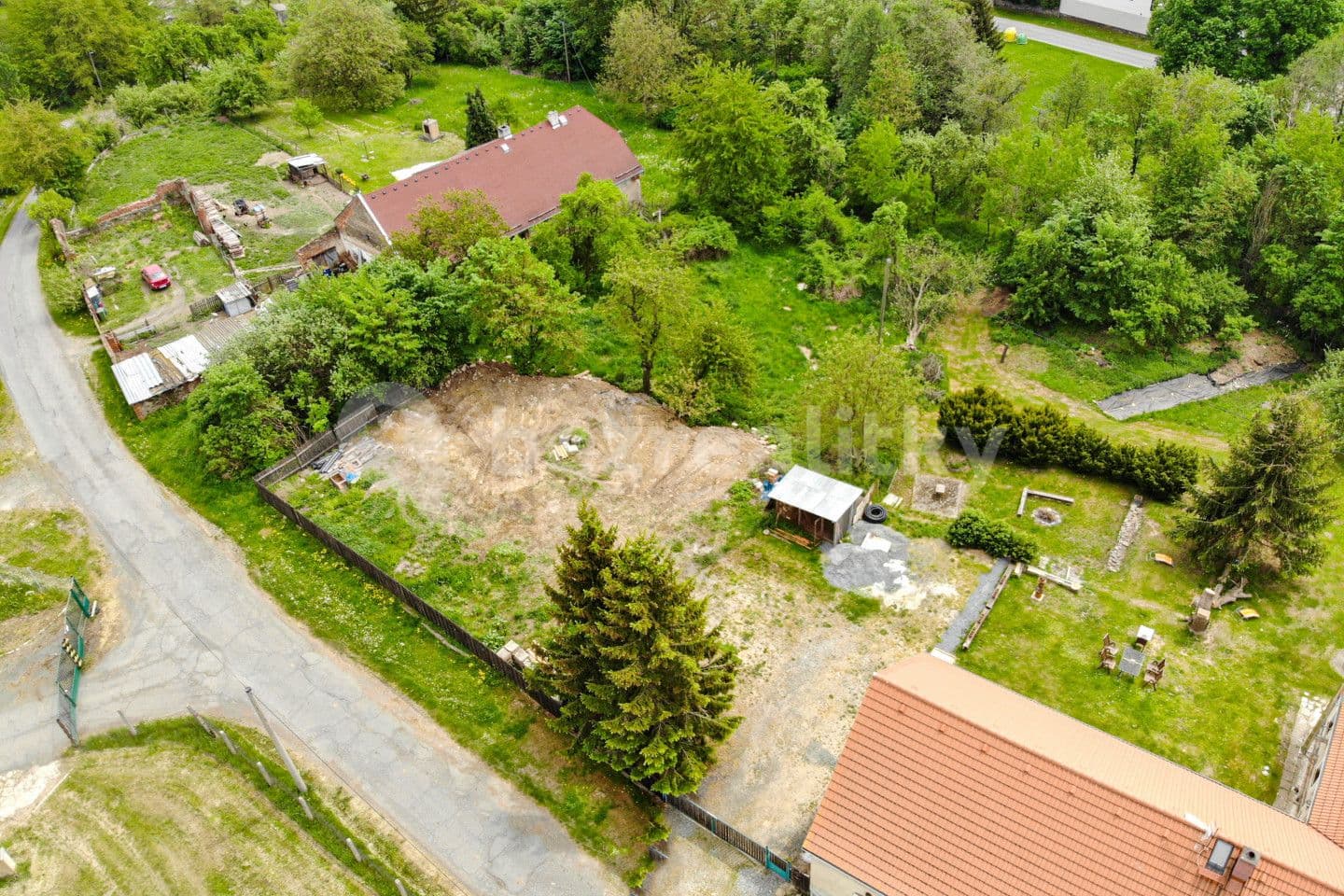 Prodej pozemku 1.877 m², Drahotín, Plzeňský kraj
