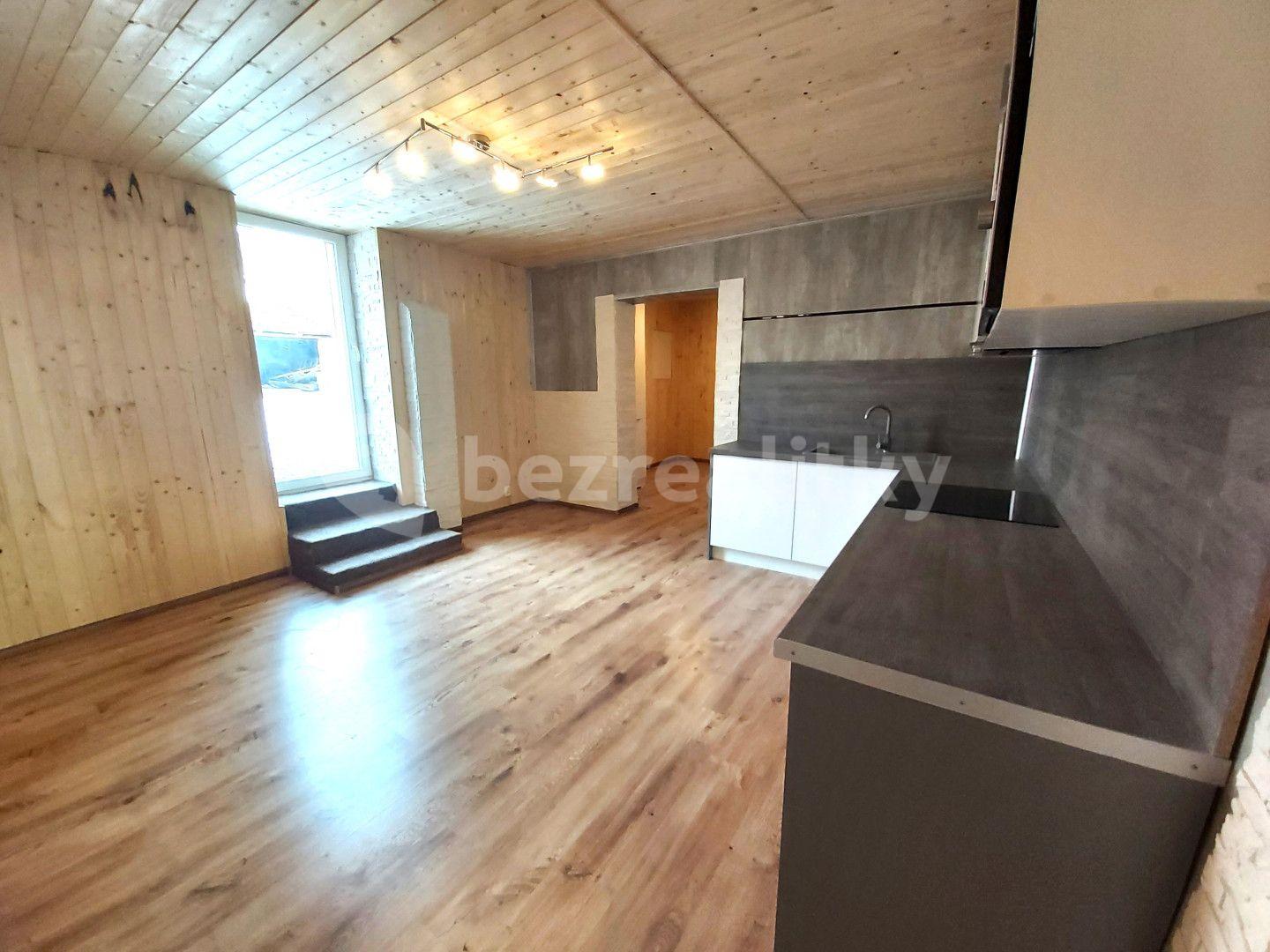 Prodej domu 156 m², pozemek 1.421 m², Bitozeves, Ústecký kraj