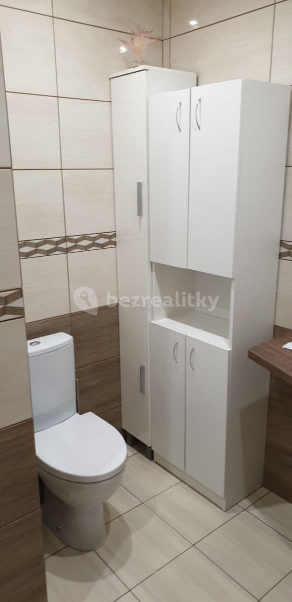 Pronájem bytu 1+1 37 m², Bratří Čapků, Ústí nad Labem, Ústecký kraj Pronájem bytu 1+1 37 m², Bratří Čapků, Ústí nad Labem, Ústecký kraj