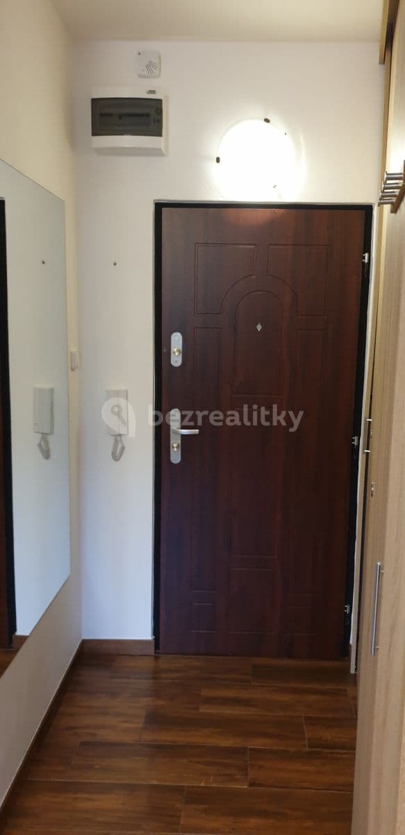 Pronájem bytu 1+1 37 m², Bratří Čapků, Ústí nad Labem, Ústecký kraj Pronájem bytu 1+1 37 m², Bratří Čapků, Ústí nad Labem, Ústecký kraj