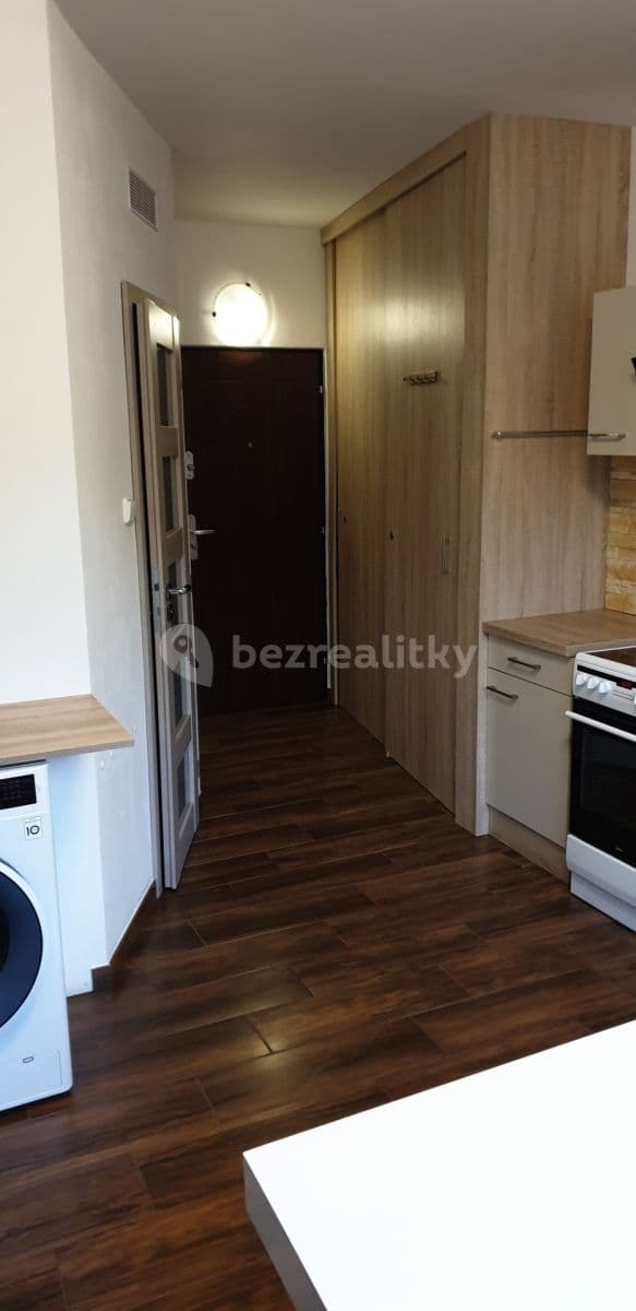 Pronájem bytu 1+1 37 m², Bratří Čapků, Ústí nad Labem, Ústecký kraj Pronájem bytu 1+1 37 m², Bratří Čapků, Ústí nad Labem, Ústecký kraj