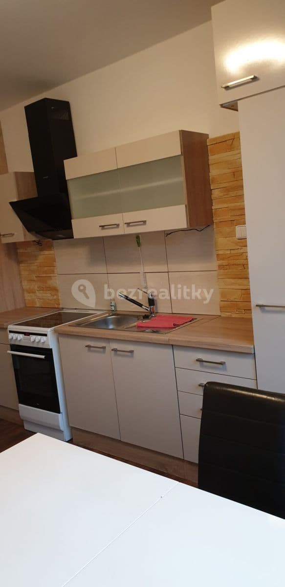 Pronájem bytu 1+1 37 m², Bratří Čapků, Ústí nad Labem, Ústecký kraj Pronájem bytu 1+1 37 m², Bratří Čapků, Ústí nad Labem, Ústecký kraj