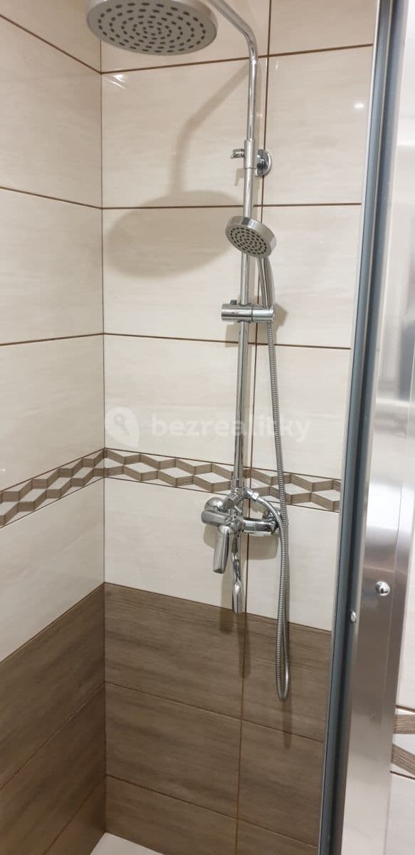 Pronájem bytu 1+1 37 m², Bratří Čapků, Ústí nad Labem, Ústecký kraj Pronájem bytu 1+1 37 m², Bratří Čapků, Ústí nad Labem, Ústecký kraj