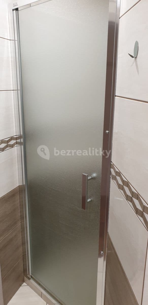 Pronájem bytu 1+1 37 m², Bratří Čapků, Ústí nad Labem, Ústecký kraj Pronájem bytu 1+1 37 m², Bratří Čapků, Ústí nad Labem, Ústecký kraj