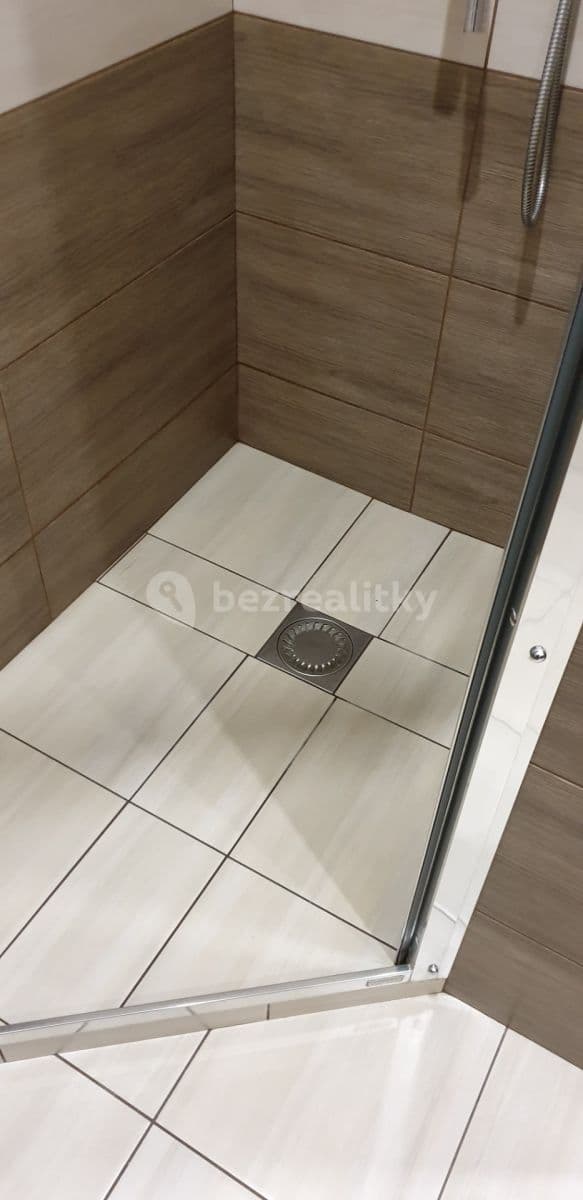 Pronájem bytu 1+1 37 m², Bratří Čapků, Ústí nad Labem, Ústecký kraj Pronájem bytu 1+1 37 m², Bratří Čapků, Ústí nad Labem, Ústecký kraj