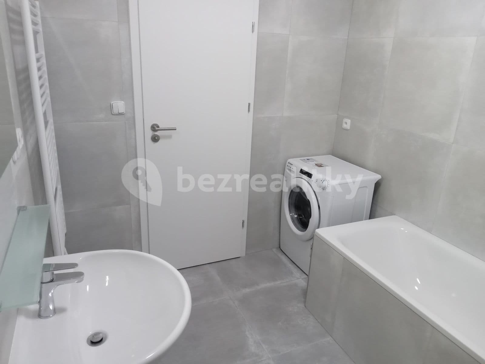 Pronájem bytu 1+kk 38 m², V Pitkovičkách, Praha, Praha Pronájem bytu 1+kk 38 m², V Pitkovičkách, Praha, Praha
