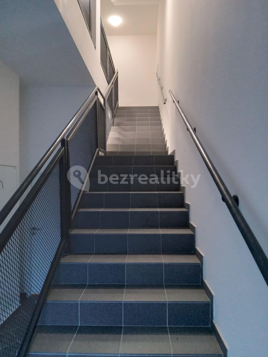 Pronájem bytu 1+kk 38 m², V Pitkovičkách, Praha, Praha Pronájem bytu 1+kk 38 m², V Pitkovičkách, Praha, Praha