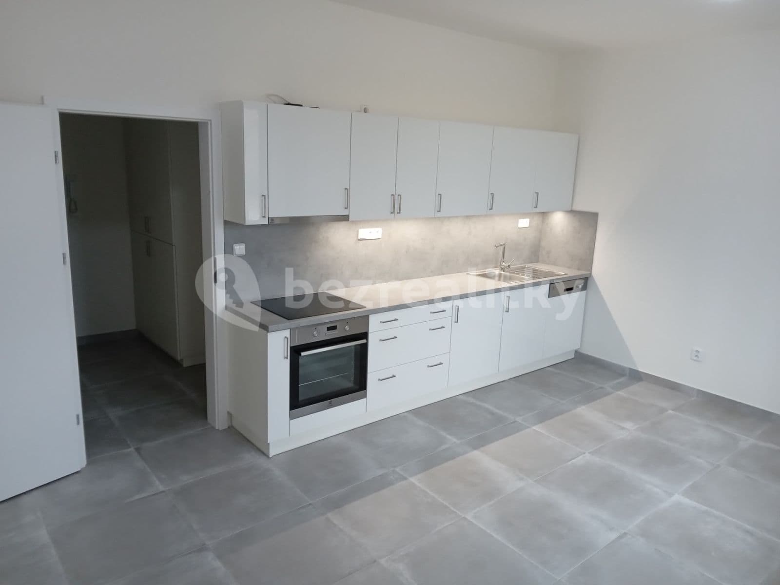 Pronájem bytu 1+kk 38 m², V Pitkovičkách, Praha, Praha Pronájem bytu 1+kk 38 m², V Pitkovičkách, Praha, Praha